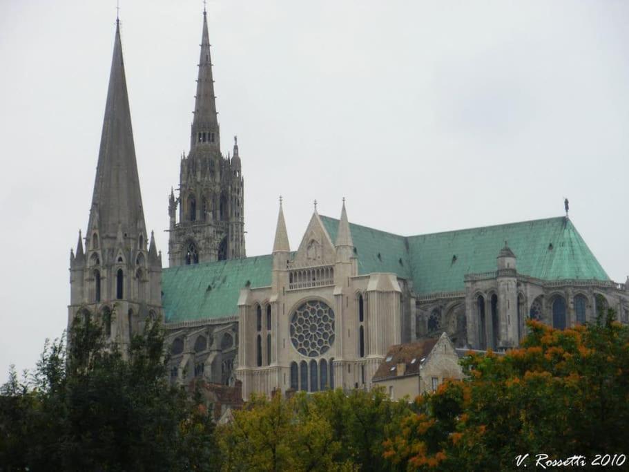 Charmant Studio A Deux Pas De La Cathedrale Chartres Eksteriør billede
